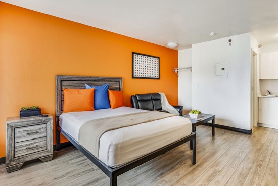 Siegel-Select-Bedroom-Suite-furnished