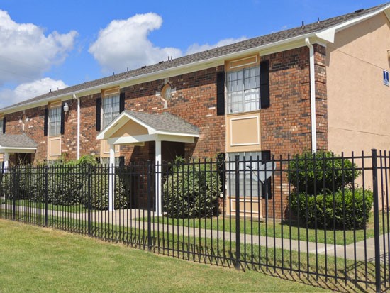 Ashton Pines Apartments