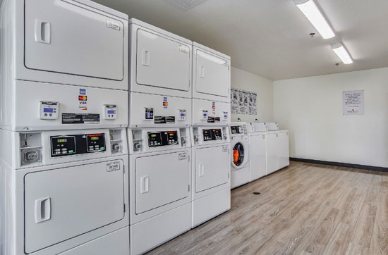 Siegel-Select-extended-suites-Apartments-laundry-Center
