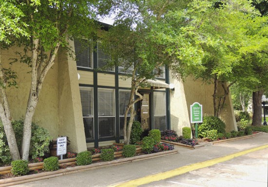 Alexis Park leasing office