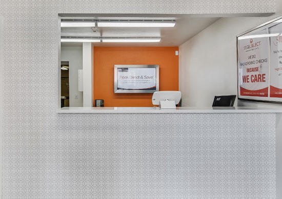 Siegel-Select-extended-Stay-Apartments-bossier-city-Front-Desk