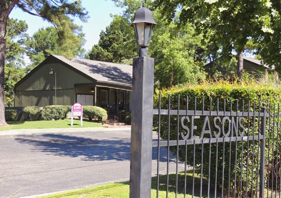 Seasons-Apartments-Shreveport-frontage