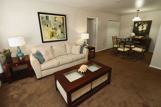 Hillside-Apartments-Shreveport-model-living-Room