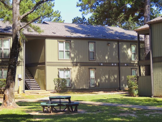 Seasons-Apartments-Picnic=Area