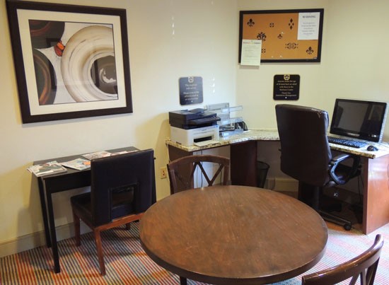 JamesTown Place Apartments Bossier business center