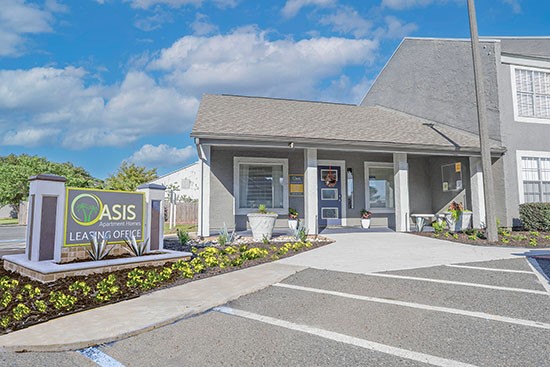 Oasis-Apts-Bossier-clubhouse-sign