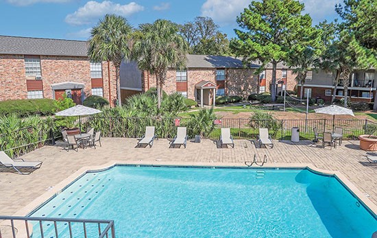 Magnolia-Apartments-Shreveport-pool-above