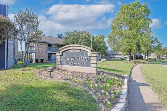 Laurel-Parc-Shreveport-sign
