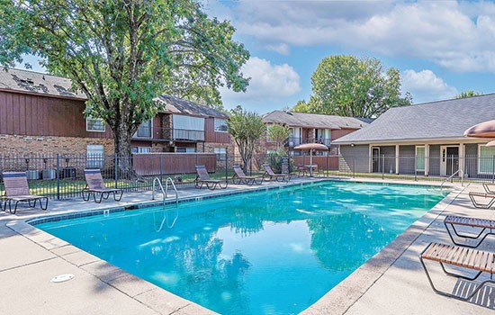 Orleans-Square-Shreveport-Pool