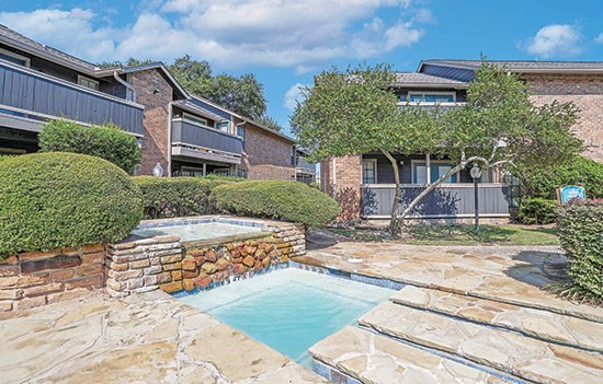 The_Pearl-Shreveport-Pool-Fountain