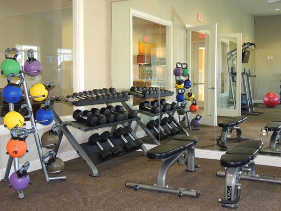 Shreveport Apartments Boulders on Fern free weights equipment