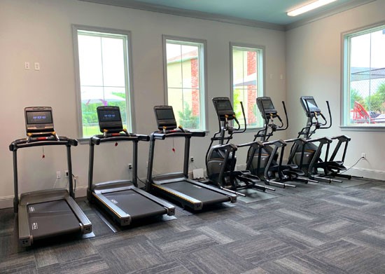 Canebrake-Apartments-in-Shreveport-Fitness-Center-Excercise-treadmills-walker