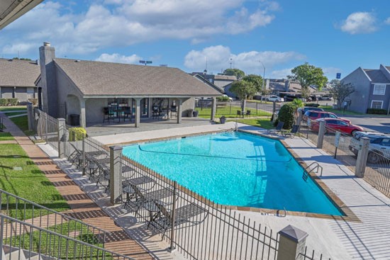 Oasis-Apts-Bossier-Pool-above