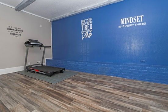 Oasis-Apartments-fitness-center