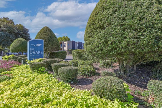 The_Drake_Bossier-Sign