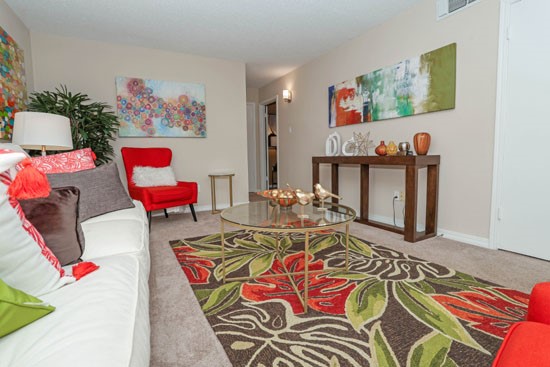 Magnolia-Apartments-Shreveport-model-Living3