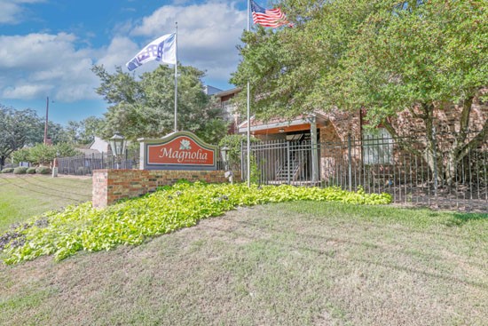 Magnolia-Apartments-Shreveport-sign-front