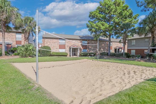 Magnolia-Apartments-Shreveport-volleyball