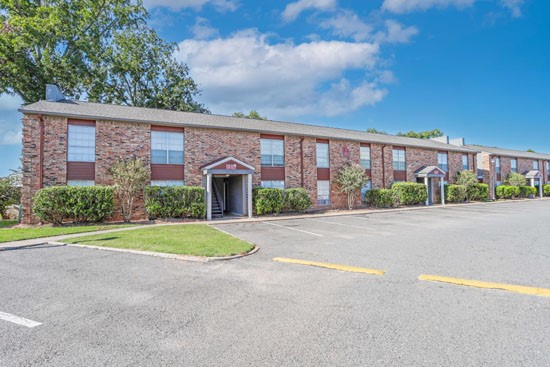 Magnolia-Apartments-Shreveport-parking