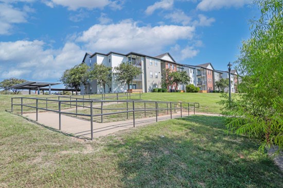 Ultris-Island-Park-Shreveport-Lake-rails