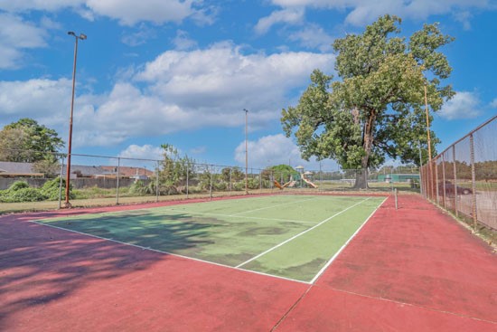 Orleans-Square-Shreveport-tennis