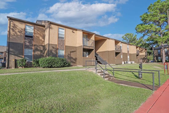 Stone_Canyon-Shreveport-building-stairs