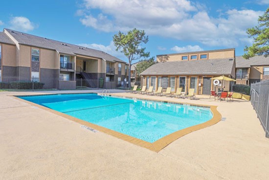 Stone_Canyon-Shreveport-Pool-deck2