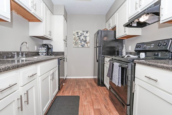 Stone_Canyon_apartments-Model-kitchen-Galley