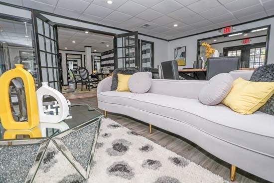 Maplewood Clubhouse Living room setting