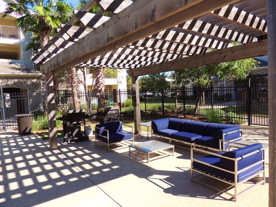 Jamestown-Place-Apartments_in_Bossier_City_Pool_Gazebo