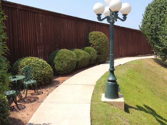 La Crosse Apartments fun jogging trail with beautiful greenery