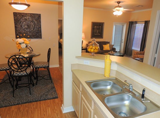 Lexington Place Apartments Kitchen