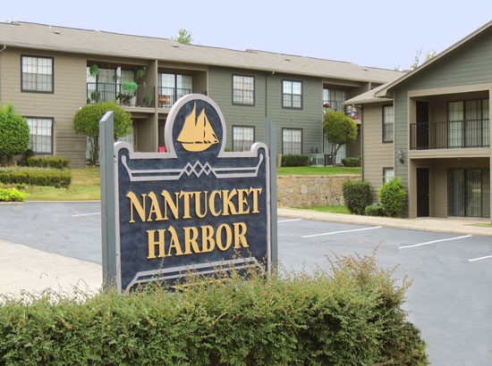 Nantucket Harbor Apartments Sign