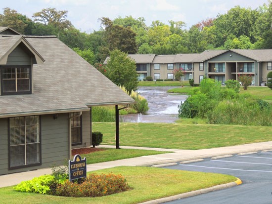 Nantucket Harbor Apartments Lake
