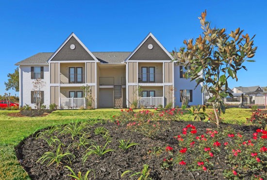 Reserve of Bossier City Apartments handsome landscaping