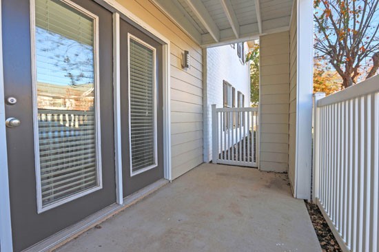 Reserve of Bossier City Apartments in LA patio