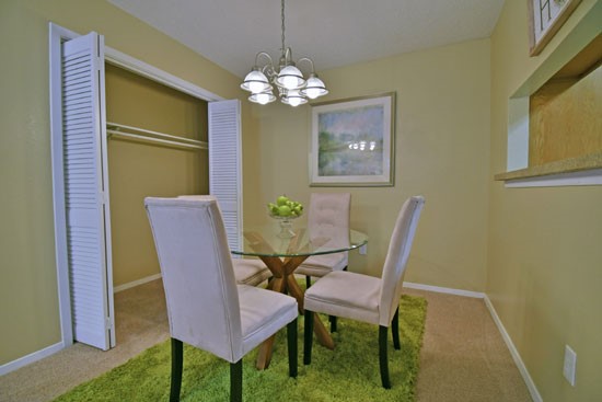 Sommerset Apartments Model dining LA