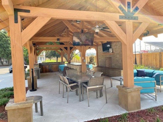 Summit-Shreveport-pavilion-Picnic