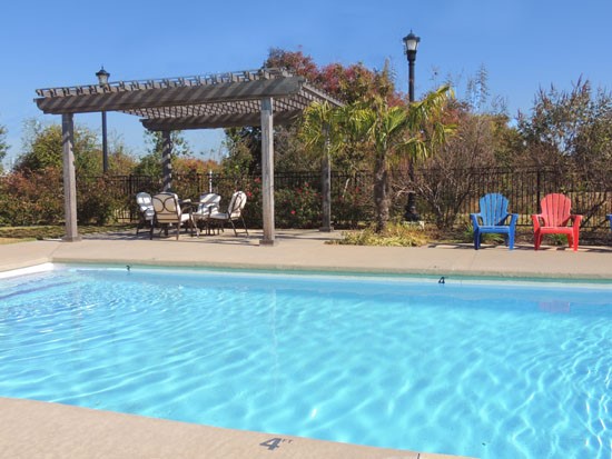 Villaggio Square Apartments Pool