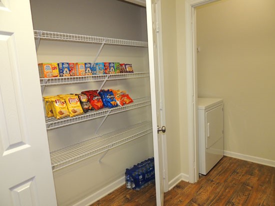 Landing_at_Willow_Bayou_Apartments_Bossier_City-Model-Kitchen-Pantry