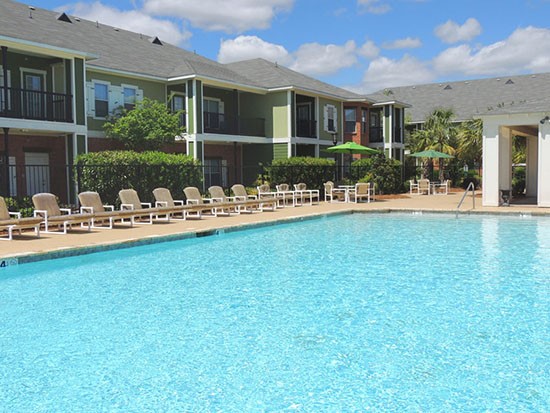 Reflections of Island Park Apartments Pool