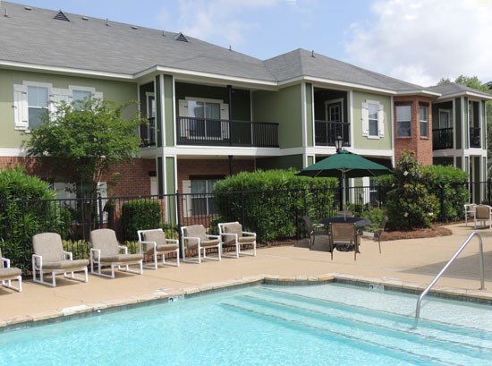 Reflections of Island Park Shreveport Pool