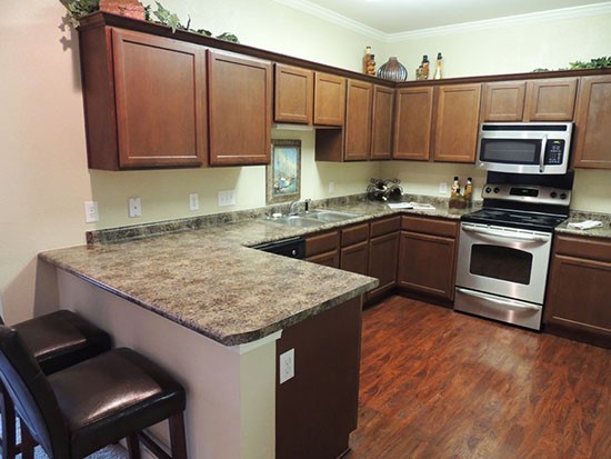 Reflections of Island Park Apartments Kitchen